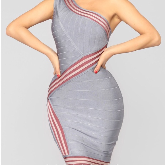 Dress - Picture 1 of 5